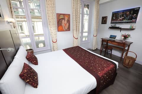 Hôtel des Célestins — hotel room