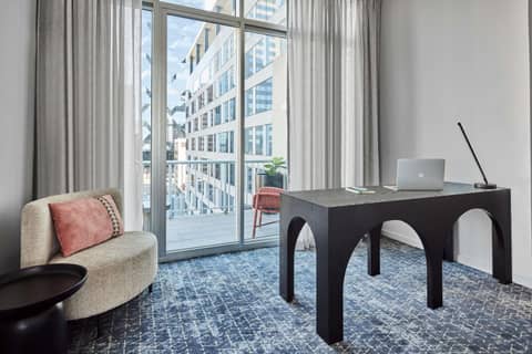 Adina Apartment Hotel Melbourne Flinders Street — hotel room