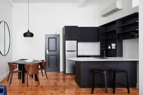 Adina Apartment Hotel Melbourne Flinders Street — kitchen