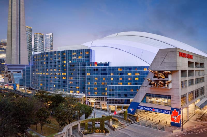Toronto Marriott City Centre Hotel — building