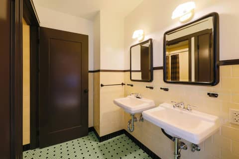 Freehand Los Angeles — bathroom