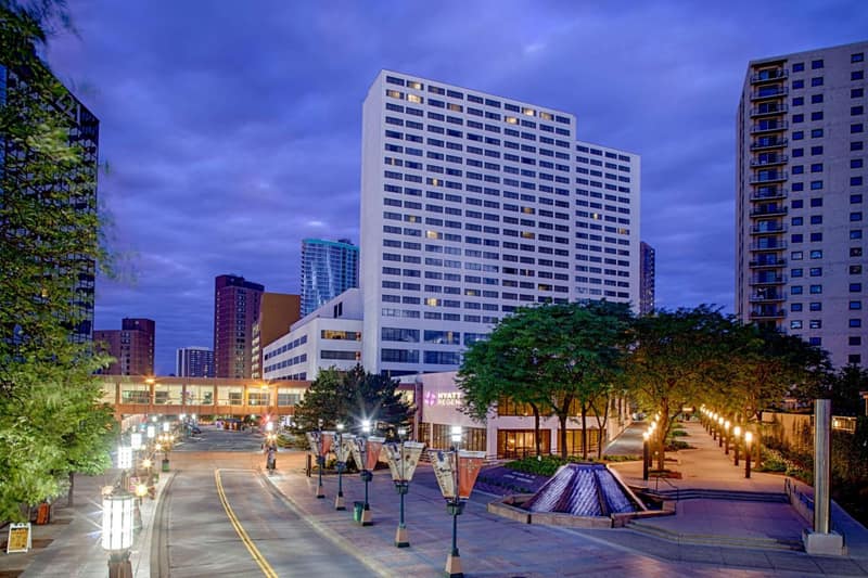 Hyatt Regency Minneapolis — building