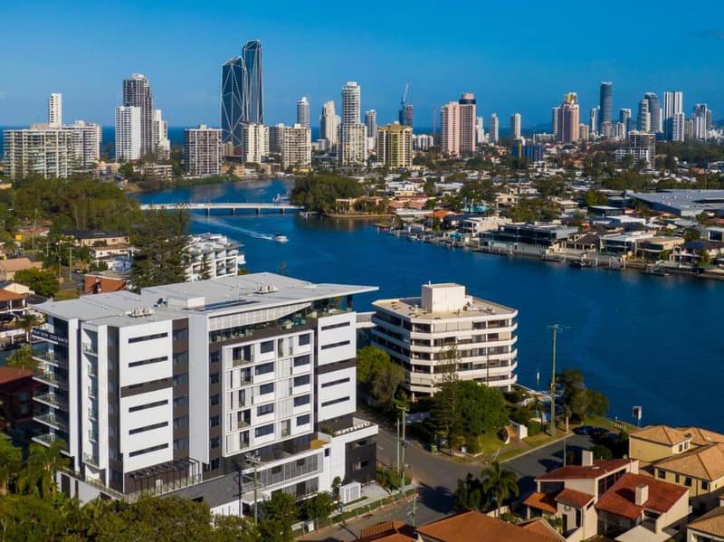 Peninsular Gold Coast — building