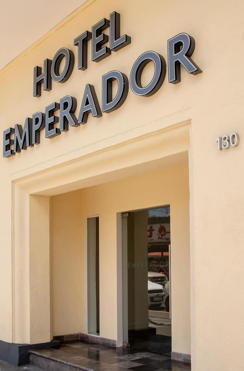 Hotel Emperador centro Guadalajara y Remodelado — building