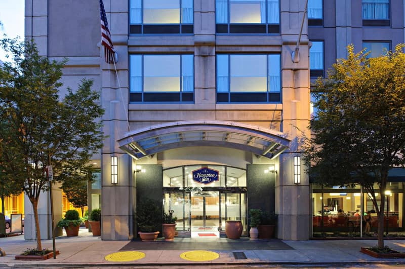 Hampton Inn Philadelphia Center City-Convention Center — building