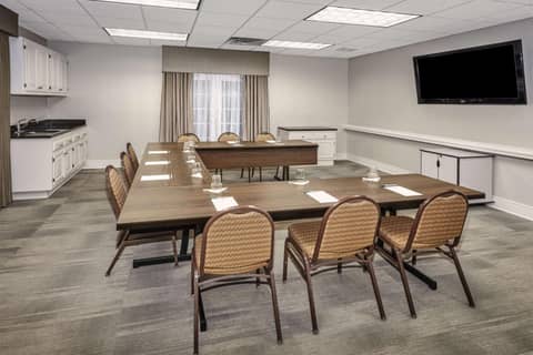 Homewood Suites by Hilton Indianapolis At The Crossing — photo 8