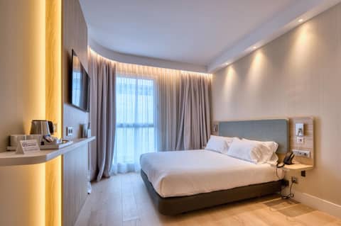Holiday Inn Express - Madrid - Airport by IHG — hotel room
