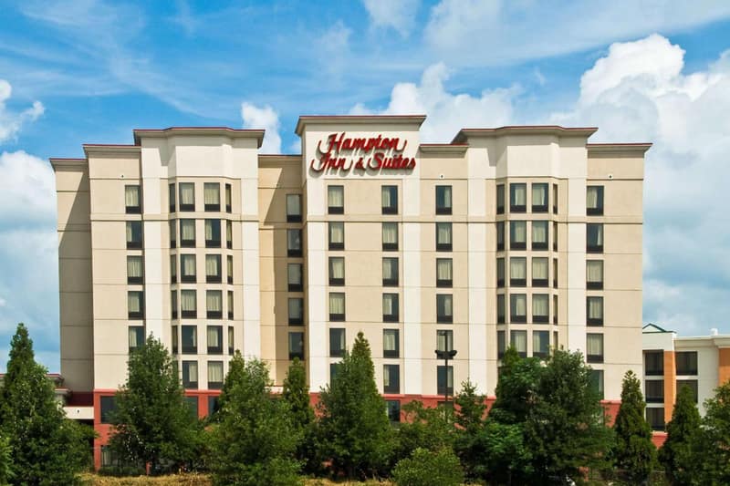 Hampton Inn & Suites-Atlanta Airport North-I-85 — building