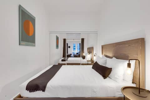 LiV MTL Downtown Montreal Spacious Suites — photo 5