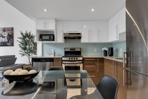 LiV MTL Downtown Montreal Spacious Suites — photo 7