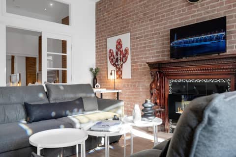 LiV MTL Downtown Montreal Spacious Suites — photo 9