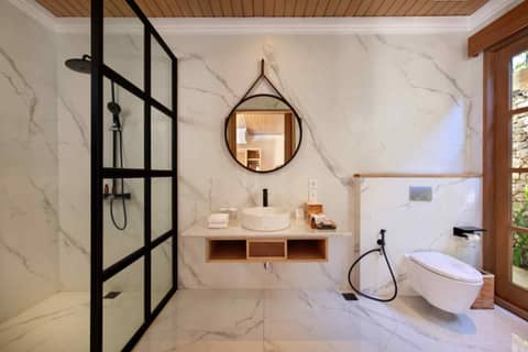 Karma Kandara — bathroom