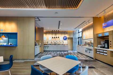 Holiday Inn Express Shanghai Kangqiao by IHG — photo 6