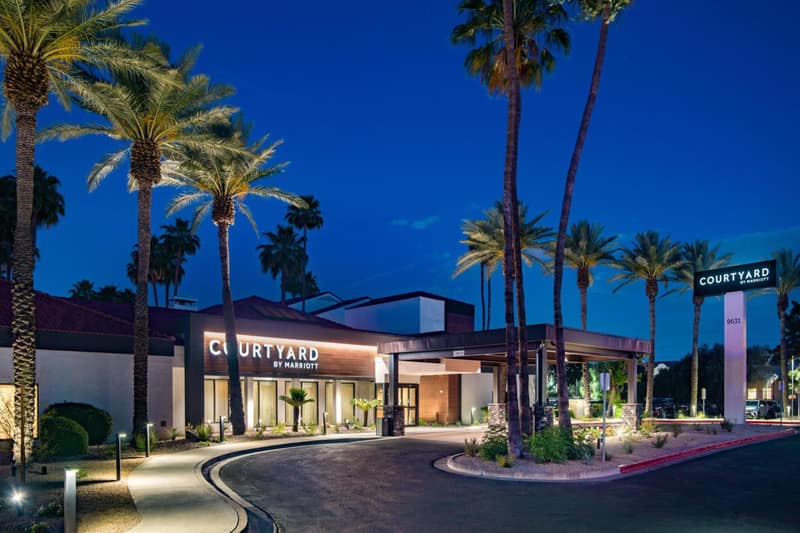 Courtyard by Marriott Phoenix North — building