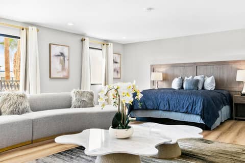 Las Vegas Serene Hotel — hotel room