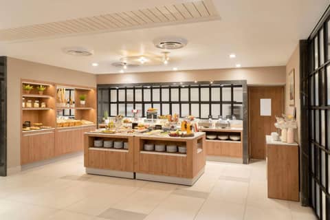 NH Ciudad de Santiago — dining