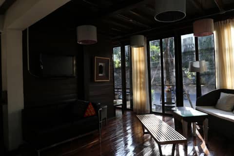 Kampaeng Ngam Hotel - Steps to Night Bazaar & Old City — photo 3