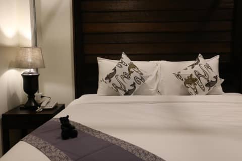 Kampaeng Ngam Hotel - Steps to Night Bazaar & Old City — photo 8