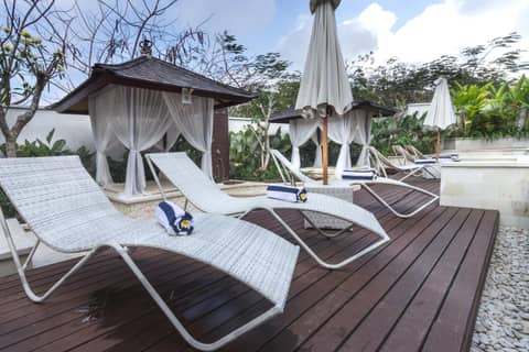 Adhiloka — recepcion & lobby