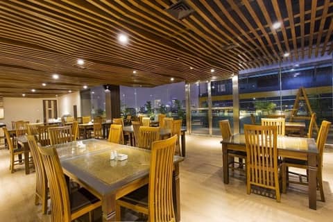 Lynt Hotel Jakarta — dining