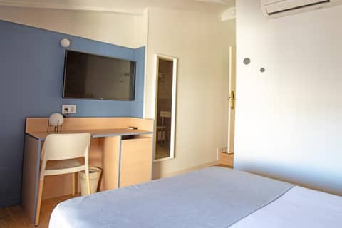 Olympia Consul del Mar — hotel room