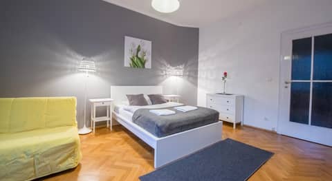 Sereno Apartments — hotel room