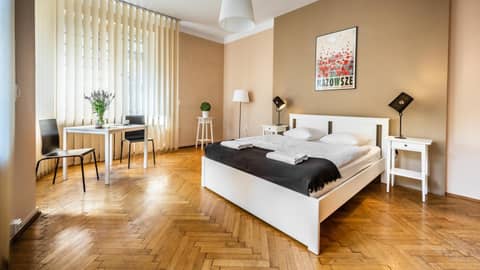 Sereno Apartments — hotel room