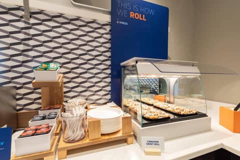 Holiday Inn Express & Suites - Houston - Downtown North by IHG — photo 4