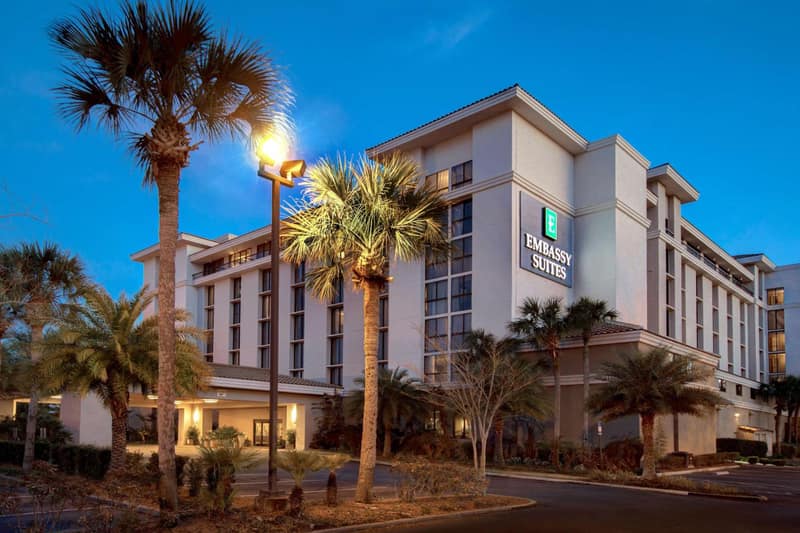 Embassy Suites by Hilton Jacksonville Baymeadows — building