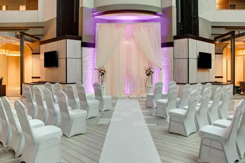 Embassy Suites by Hilton Jacksonville Baymeadows — photo 9