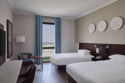 Riyadh Airport Marriott Hotel — photo 2