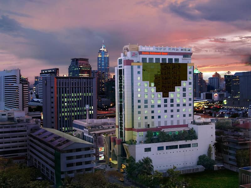Zenith Sukhumvit Hotel, Bangkok — building