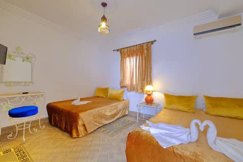 Riad Hôtel Essaouira — hotel room