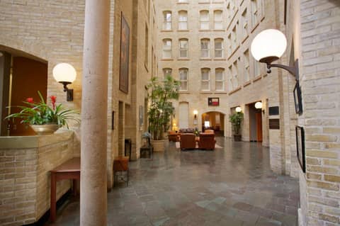 The Crockett Hotel — recepcion & lobby