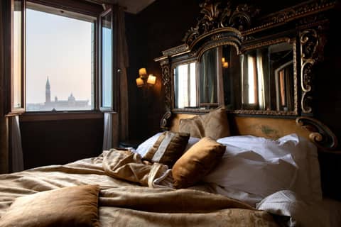 Hotel Metropole Venezia — hotel room