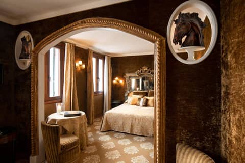 Hotel Metropole Venezia — hotel room