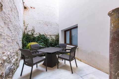 tuGuest Elvira Suites — photo 8