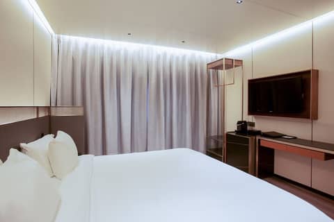 L&L Jeju Hotel — hotel room