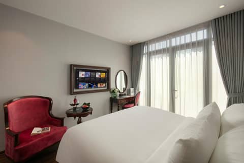 Serene Central Hotel — hotel room