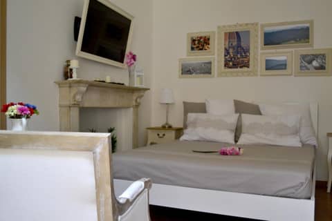 Pontevecchio Relais — hotel room