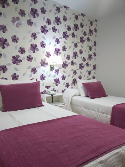 Honest Granada Hotel — photo 8