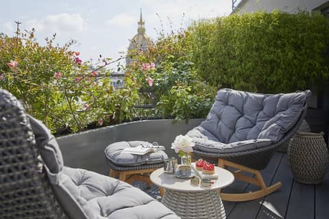 Le Cinq Codet — balance & terrace
