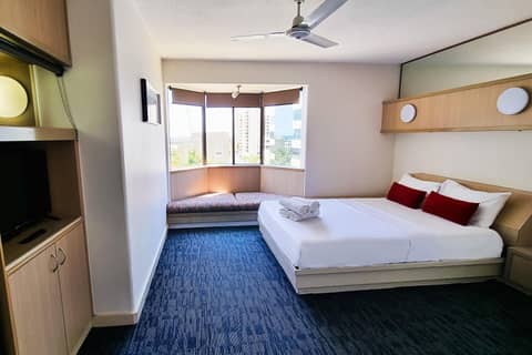 Tiki Hotel Apartments Surfers Paradise — photo 4