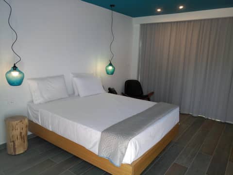 Meropi Hotel & Apartments — bedroom