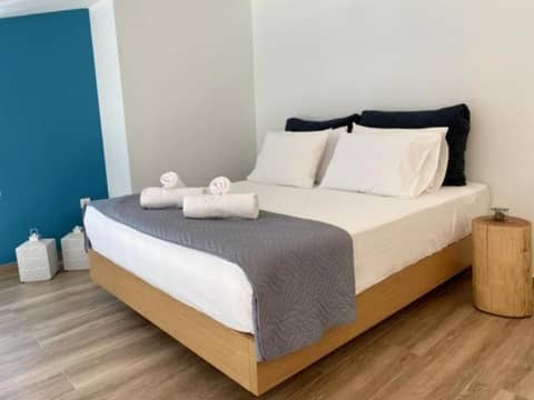 Meropi Hotel & Apartments — bedroom