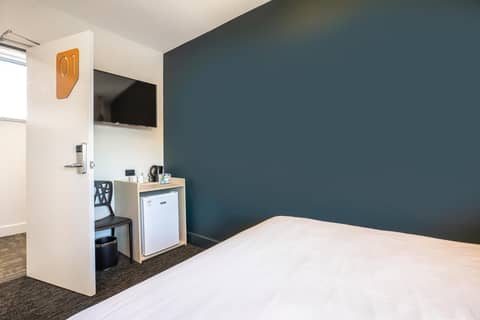 Nightcap at Chardons Corner Hotel — hotel room