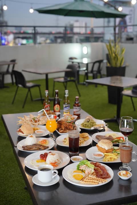 Arzo Hotel Premier — dining