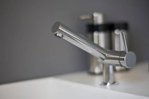 Khu Hotel — bathroom