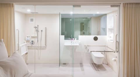 YOTELAIR Singapore Changi Airport Landside — bathroom