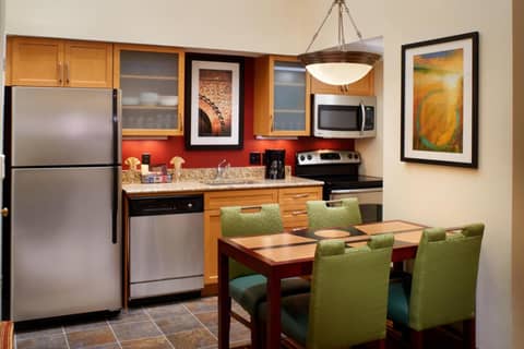 MainStay Suites St Louis - Galleria — kitchen